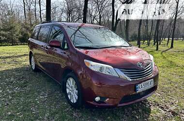 Минивэн Toyota Sienna 2014 в Запорожье