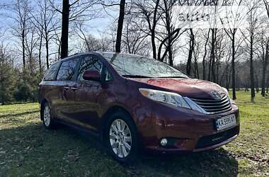 Минивэн Toyota Sienna 2014 в Запорожье