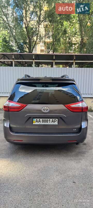 Минивэн Toyota Sienna 2016 в Киеве