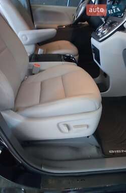 Минивэн Toyota Sienna 2019 в 