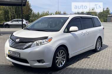 Мінівен Toyota Sienna 2010 в Червонограді