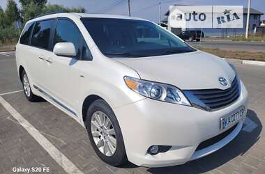 Минивэн Toyota Sienna 2016 в Киеве