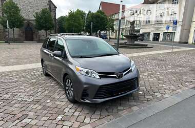 Мінівен Toyota Sienna 2019 в Ковелі