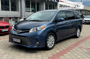 Минивэн Toyota Sienna 2017 в Одессе