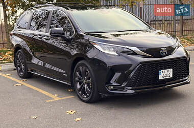 Минивэн Toyota Sienna 2021 в Киеве