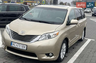 Мінівен Toyota Sienna 2010 в Луцьку