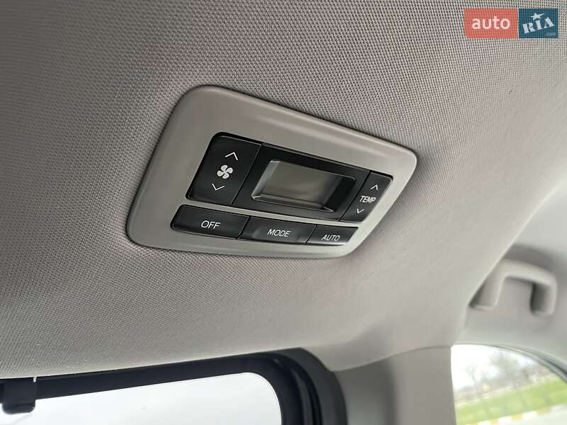 Мінівен Toyota Sienna 2019 в Києві