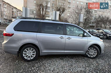 Мінівен Toyota Sienna 2016 в Бердичеві