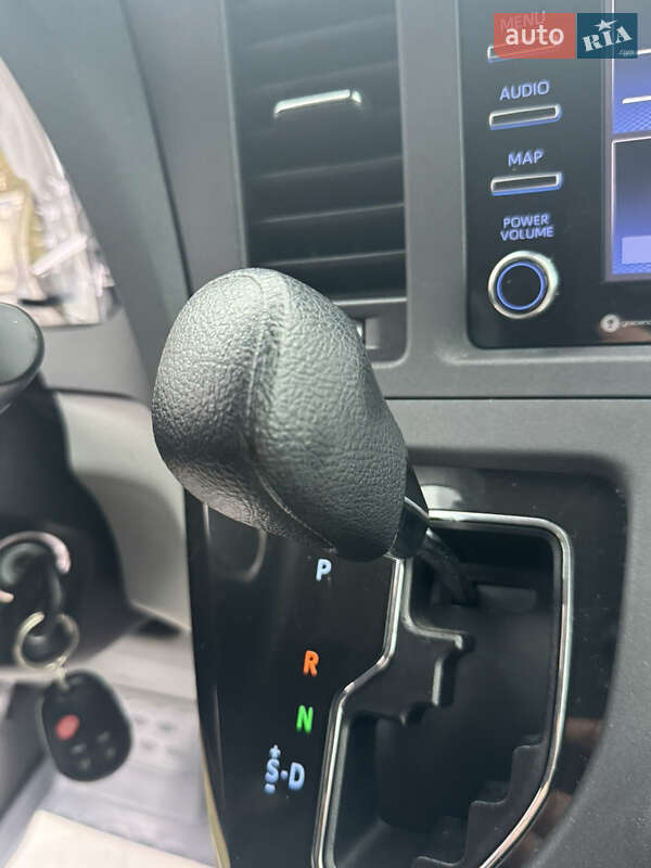 Мінівен Toyota Sienna 2020 в Києві