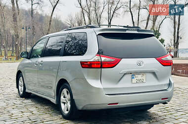 Мінівен Toyota Sienna 2020 в Києві