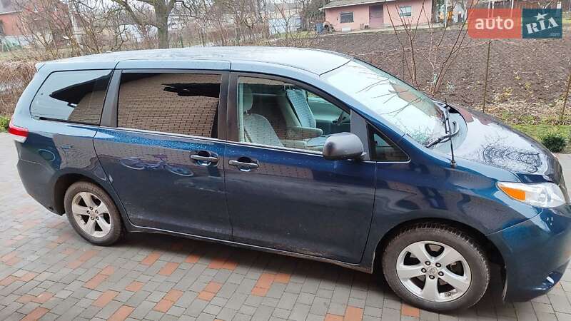 Мінівен Toyota Sienna 2010 в Вінниці