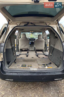 Мінівен Toyota Sienna 2014 в 