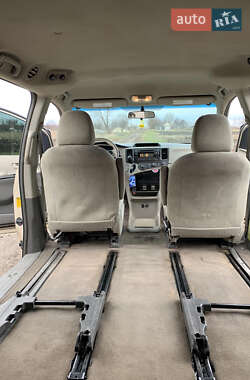 Мінівен Toyota Sienna 2014 в 