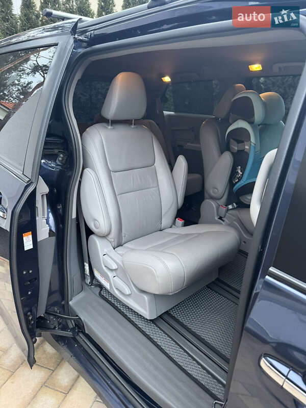 Мінівен Toyota Sienna 2019 в Києві