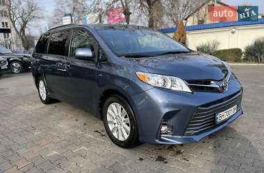 Минивэн Toyota Sienna 2017 в Одессе