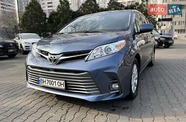 Минивэн Toyota Sienna 2017 в Одессе