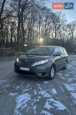 Мінівен Toyota Sienna 2012 в Рокитному