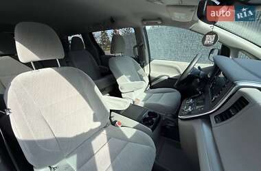 Минивэн Toyota Sienna 2018 в 