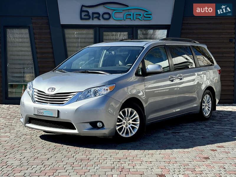 Мінівен Toyota Sienna 2015 в Вінниці