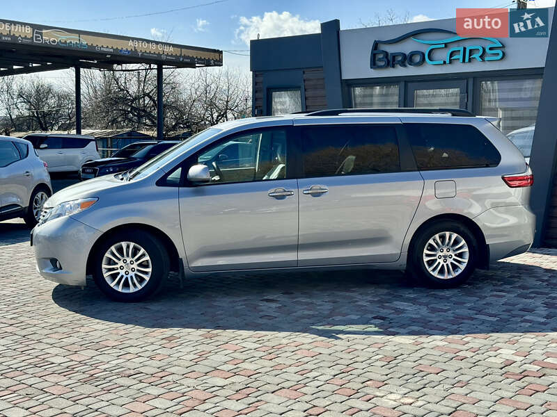 Мінівен Toyota Sienna 2015 в Вінниці