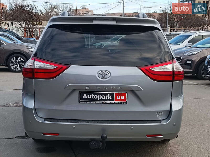 Минивэн Toyota Sienna 2016 в Харькове