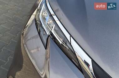 Минивэн Toyota Sienna 2022 в 