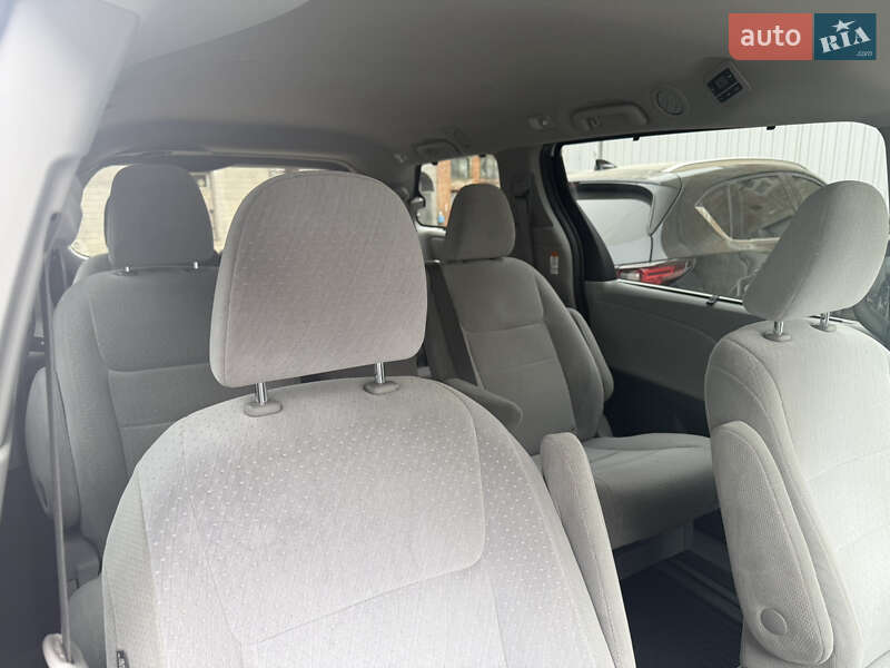Минивэн Toyota Sienna 2019 в Хмельницком