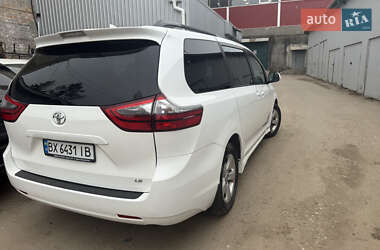 Минивэн Toyota Sienna 2019 в Хмельницком
