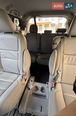 Мінівен Toyota Sienna 2014 в 