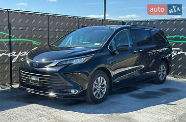 Мінівен Toyota Sienna 2021 в 