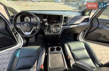 Минивэн Toyota Sienna 2016 в Одессе