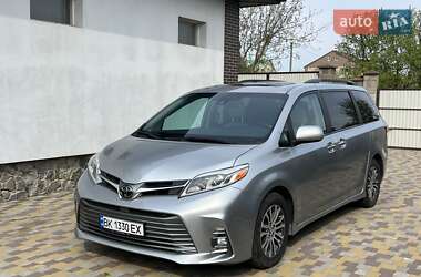 Минивэн Toyota Sienna 2019 в 