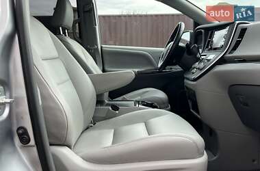 Минивэн Toyota Sienna 2019 в 