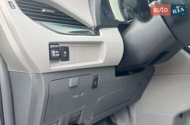 Минивэн Toyota Sienna 2019 в 
