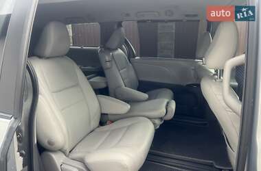 Минивэн Toyota Sienna 2019 в 