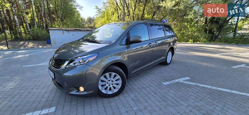 Toyota Sienna 2013