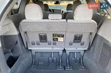 Мінівен Toyota Sienna 2019 в 