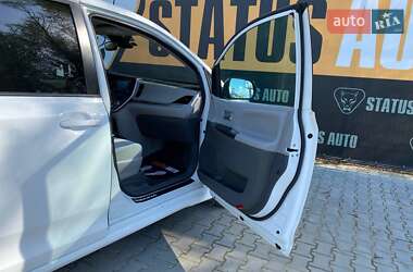 Мінівен Toyota Sienna 2019 в 