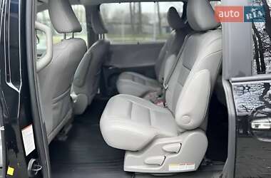 Минивэн Toyota Sienna 2017 в 