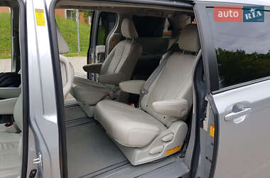 Минивэн Toyota Sienna 2013 в 