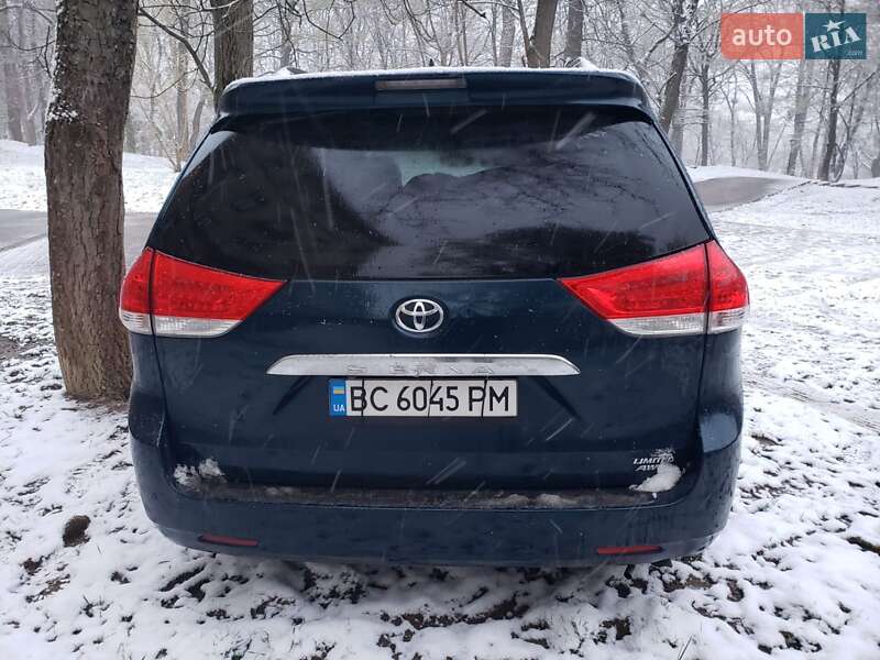 Минивэн Toyota Sienna 2012 в Львове фото 2 Минивэн Toyota Sienna 2012 в Львове