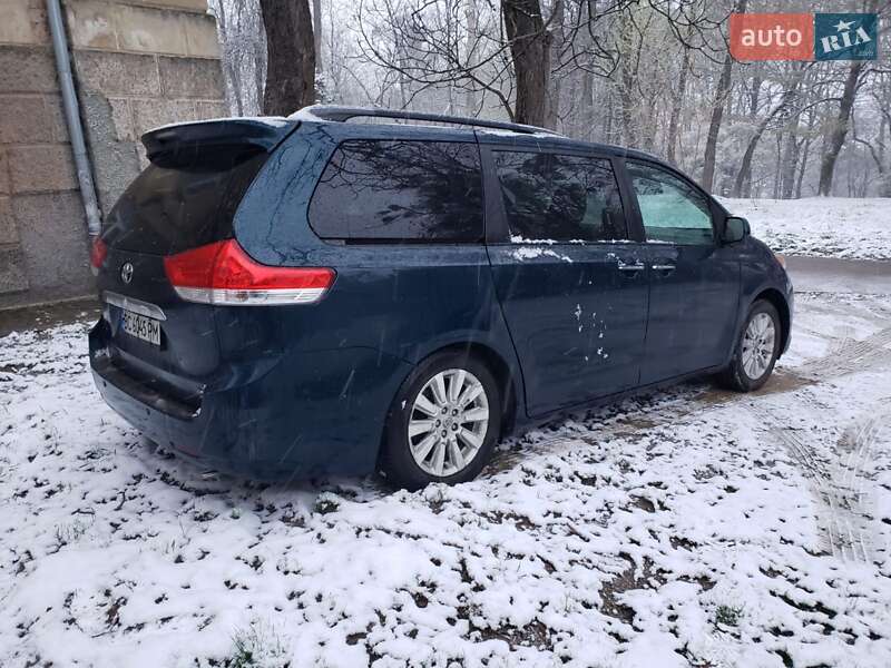 Минивэн Toyota Sienna 2012 в Львове фото 6 Минивэн Toyota Sienna 2012 в Львове