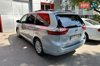 Минивэн Toyota Sienna 2015 в 