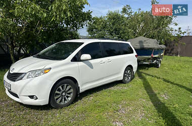 Минивэн Toyota Sienna 2011 в Луцке