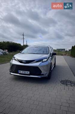 Мінівен Toyota Sienna 2021 в Львові