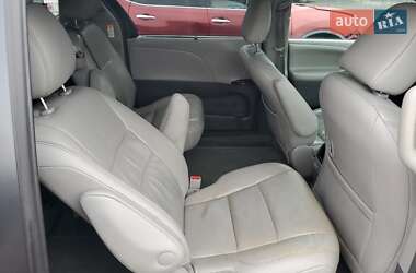 Минивэн Toyota Sienna 2015 в 