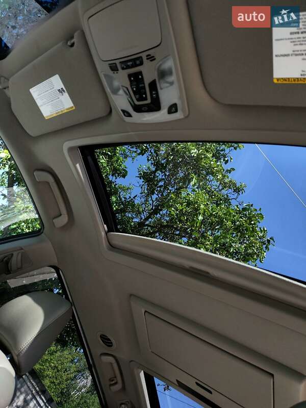Мінівен Toyota Sienna 2013 в Дніпрі