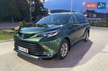 Минивэн Toyota Sienna 2021 в Тернополе Минивэн Toyota Sienna 2021 в Тернополе
