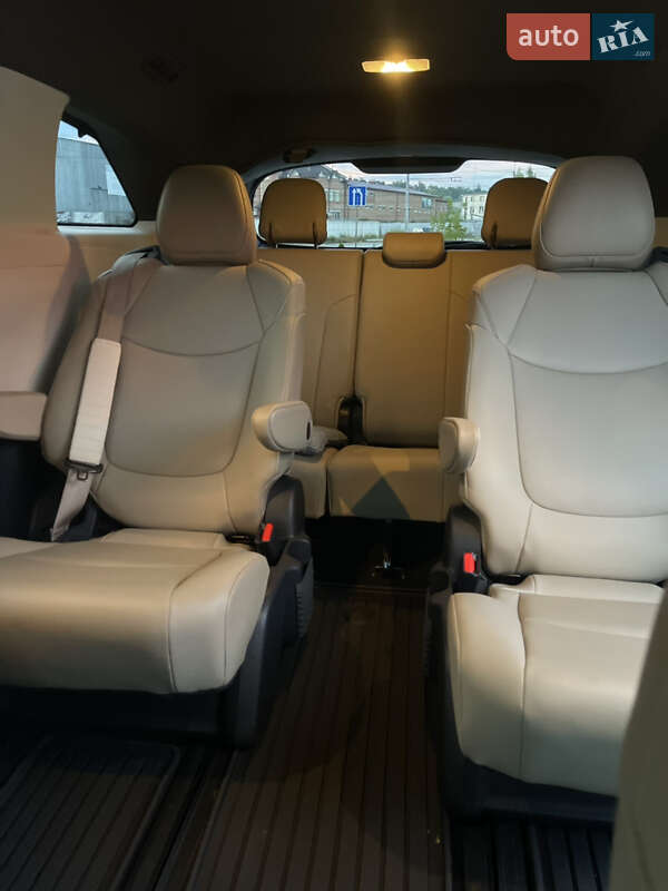 Минивэн Toyota Sienna 2021 в Тернополе