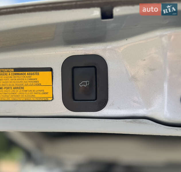 Мінівен Toyota Sienna 2013 в Одесі